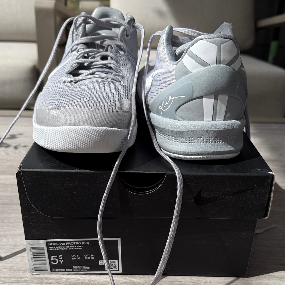 Nike Kobe 8 Youth Light Grey Low-Top Basketball Sneakers